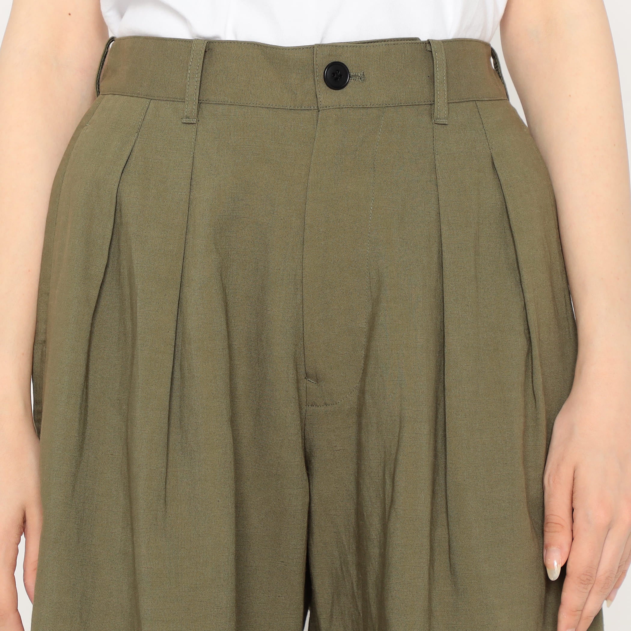 Women's Linen-Blend Double Pleated Shorts - Image 8