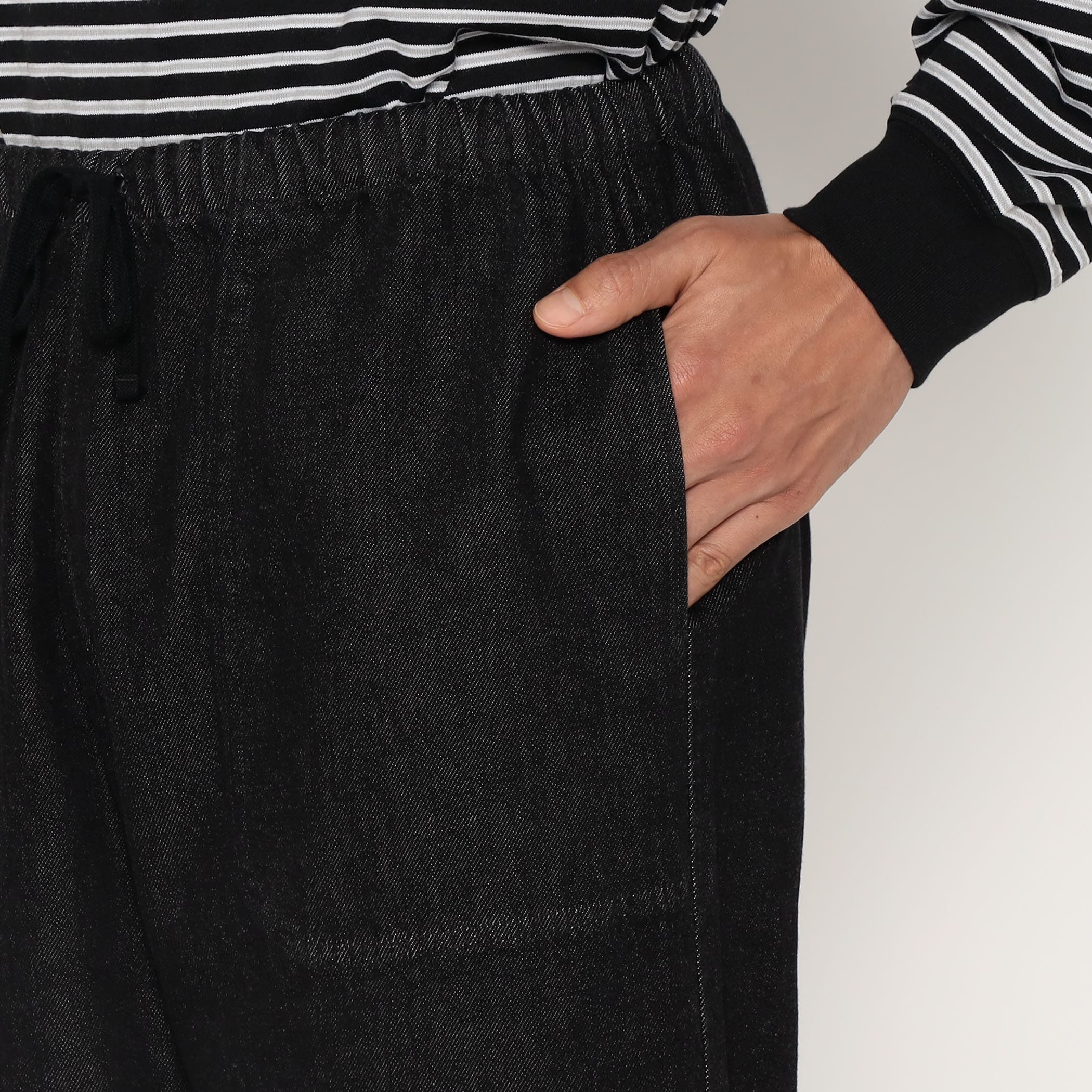 Men's Black Denim Easy Pants - Image 11