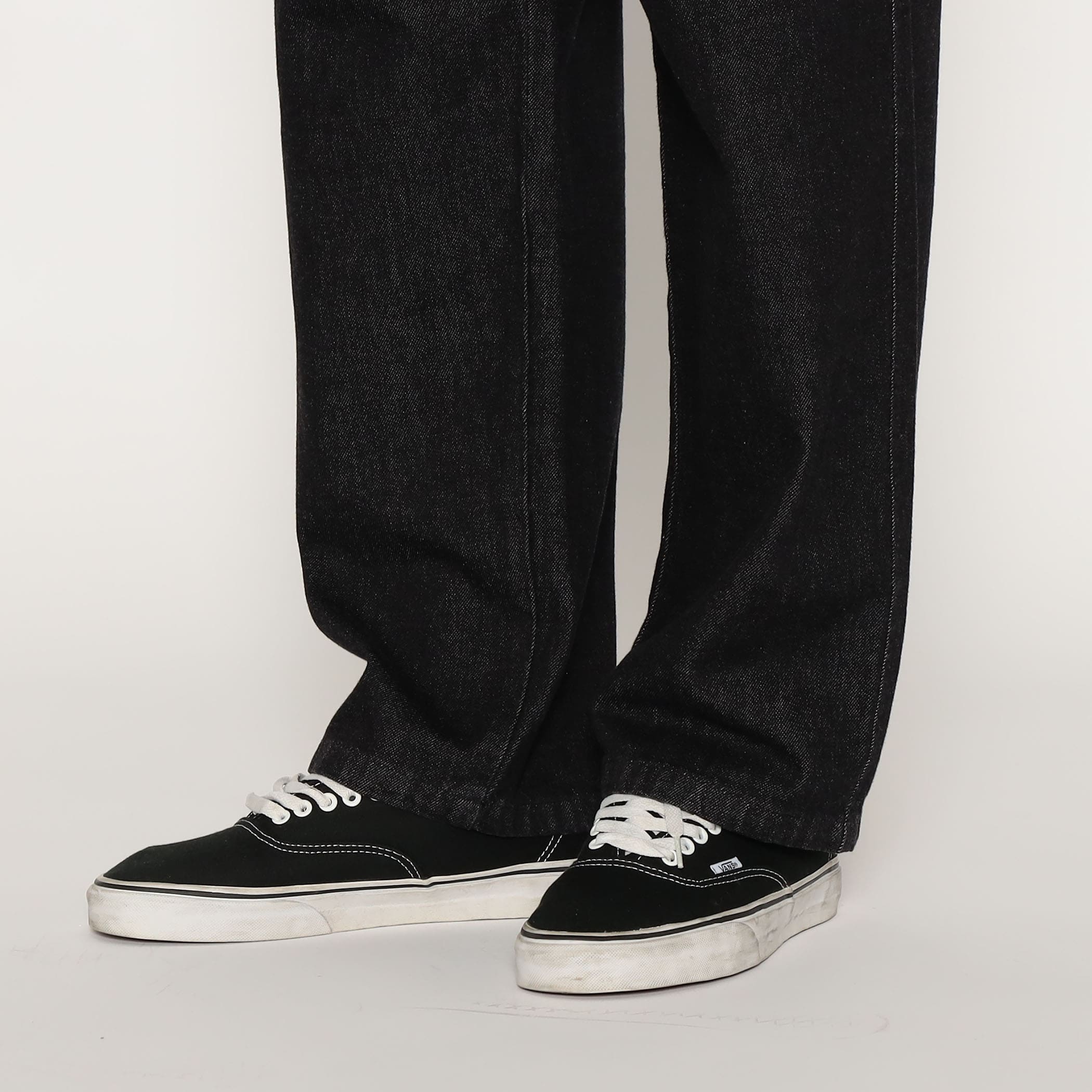 Men's Black Denim Easy Pants - Image 12