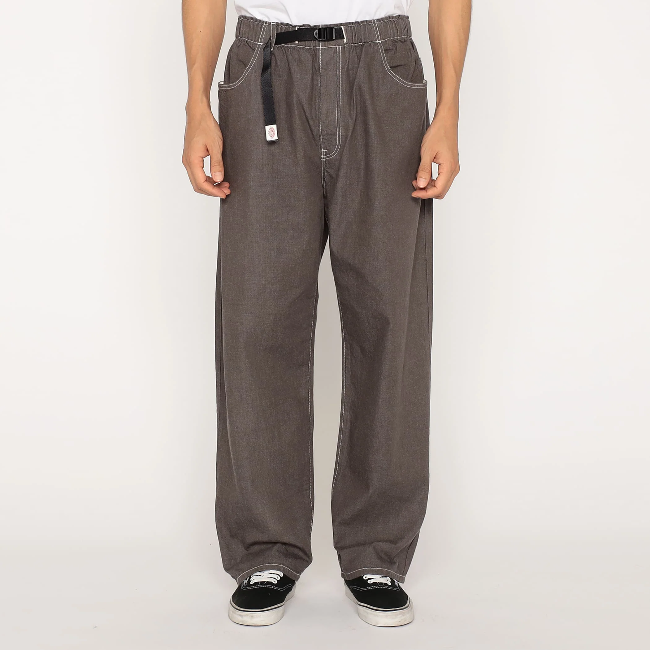 Men's Color Denim Belted Easy Pants - Image 21