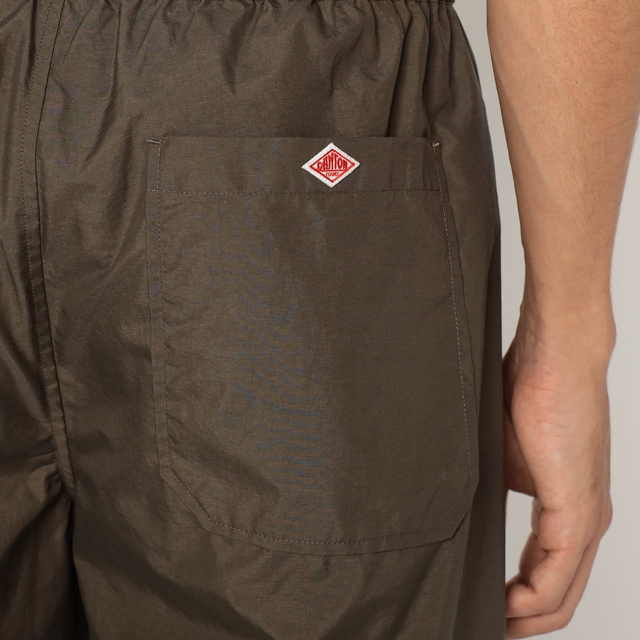 Men's Stunner Nylon 2tuck Easy Pants - Image 10